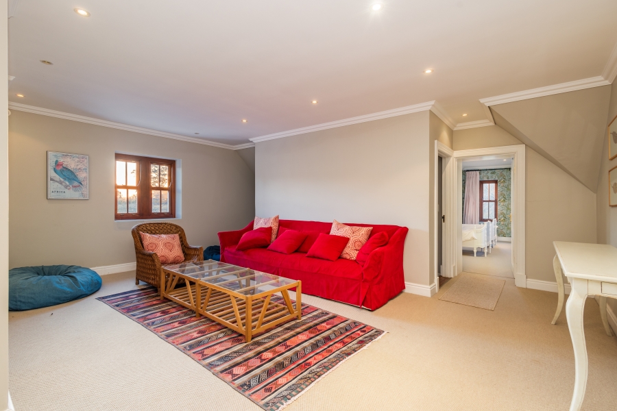 To Let 6 Bedroom Property for Rent in The Crags Western Cape